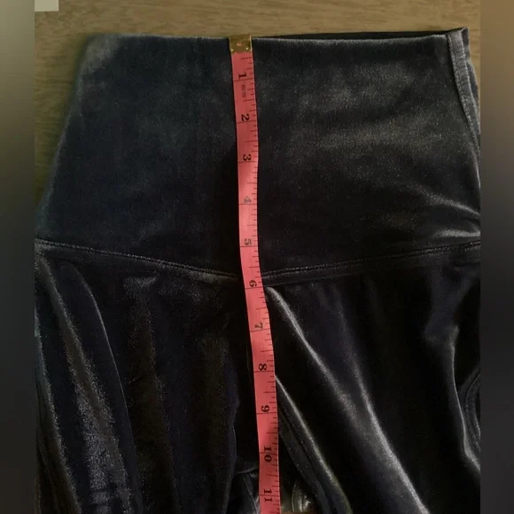 Shefit Limited Edition Velvet Leggings Size Small NWT - Picture 10 of 12